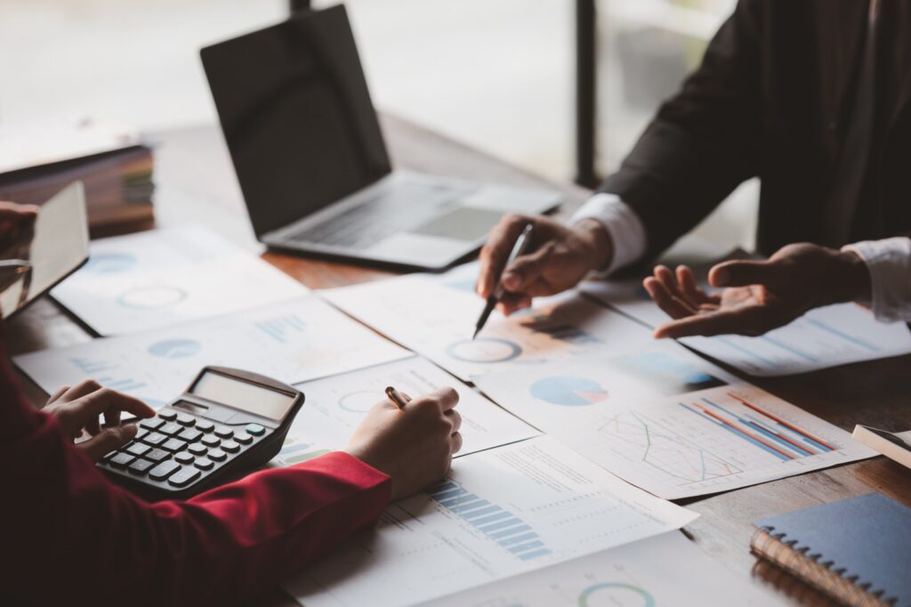 Why Financial Consulting Is Critical Before Applying for Corporate or SME Loans